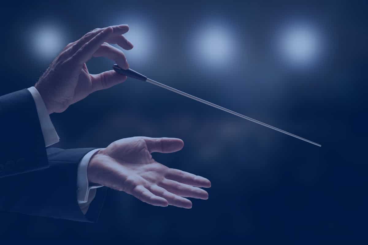 Orchestra-Conductor-as-Integrator-Role